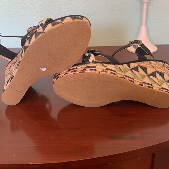 Multi-Color Wedges NWOT sz 10 - Picture 3 of 4